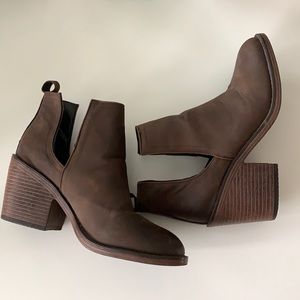 Pierre Dumas heeled booties size 8.5